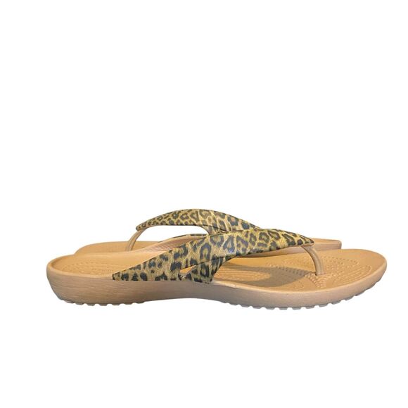 Crocs Kadee II Leopard Cheetah Print Flip Flops Women's Sz 7 Sandals Beach Vacay - Picture 8 of 10